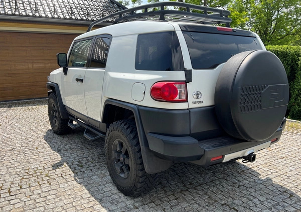 Toyota FJ cena 127000 przebieg: 56000, rok produkcji 2013 z Międzylesie małe 7